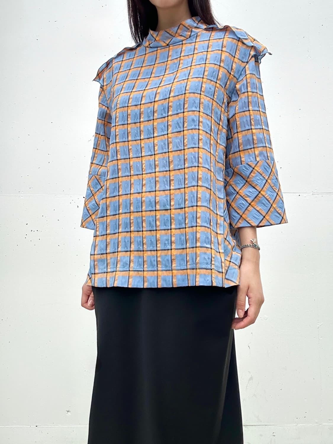 Structured check neck blouse 상품이미지4
