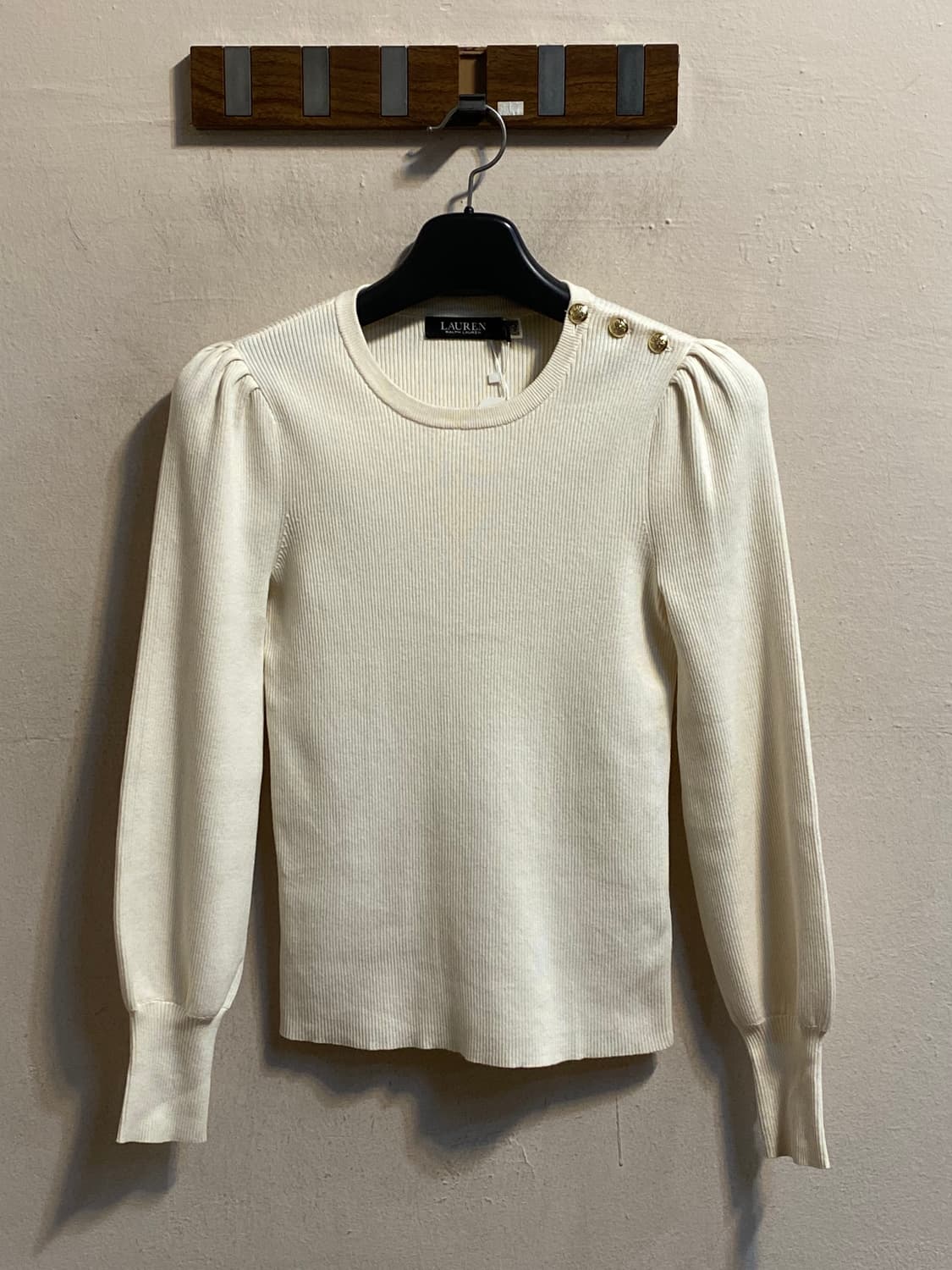 로렌 랄프로렌 숄더 버튼 립 니트 탑 상품이미지1