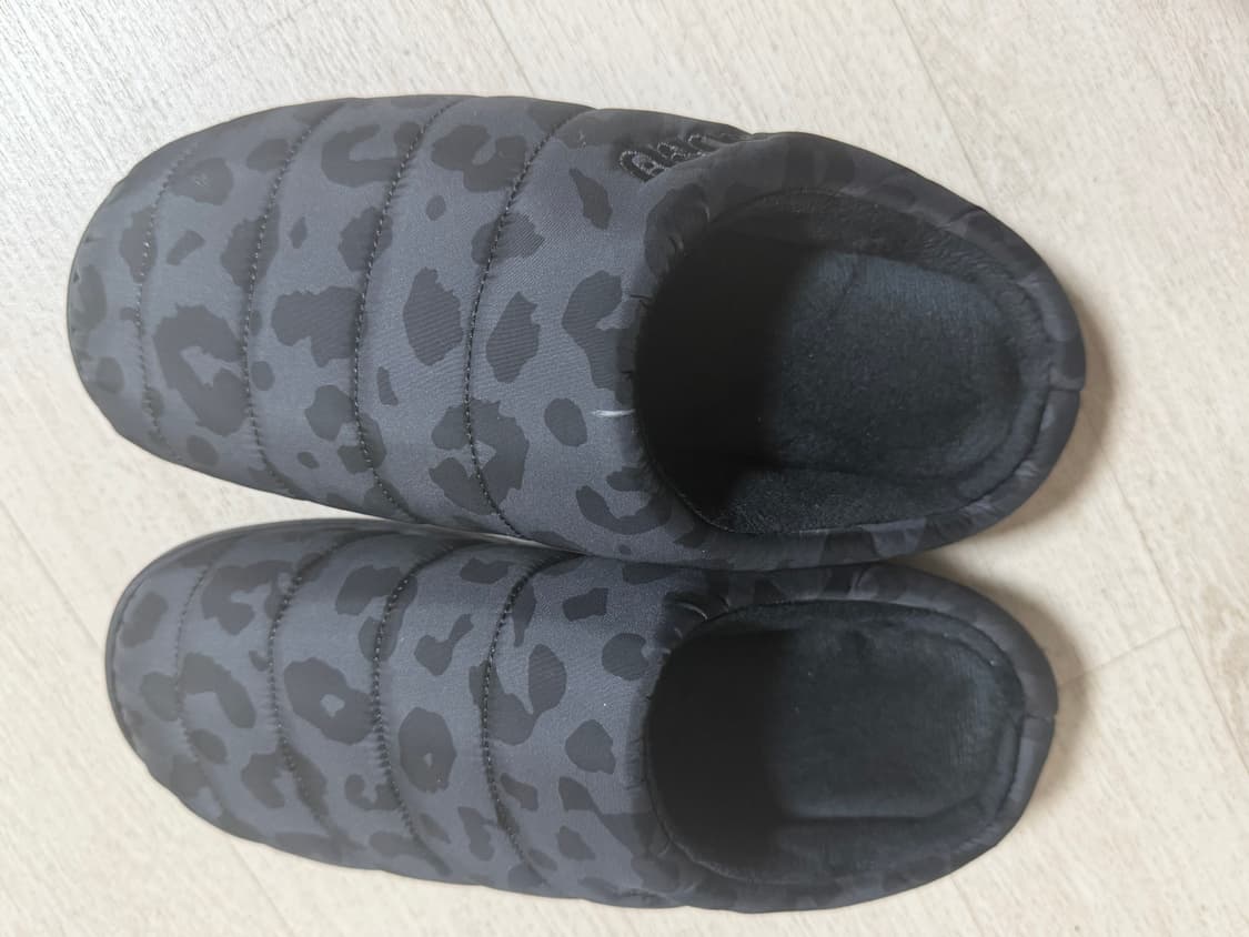 스부 다운 샌들 레오파드 차콜 상품이미지3