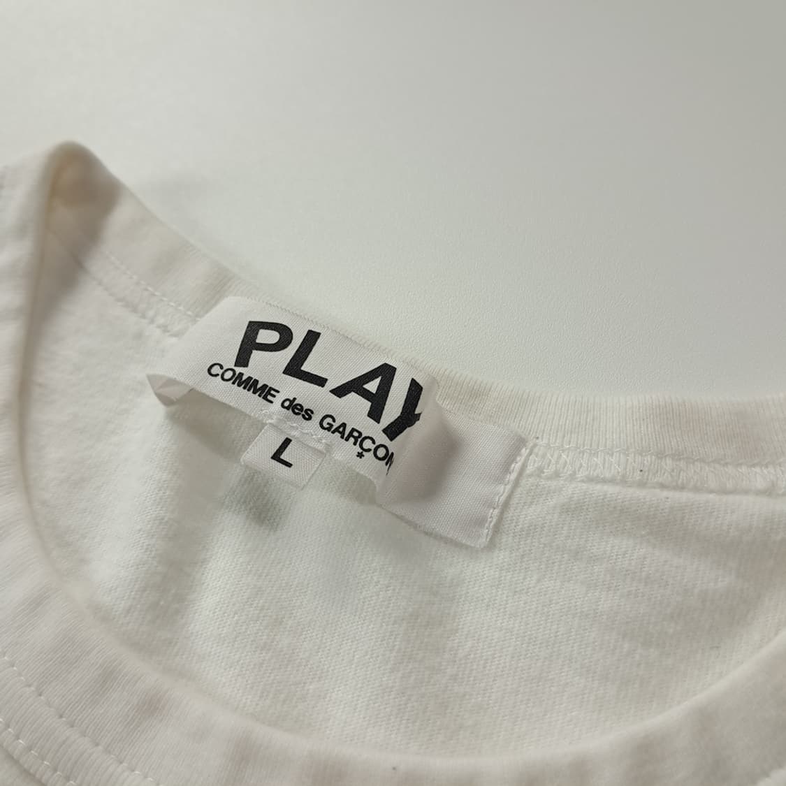 CK195 L 꼼데가르송 일본판 블랙하트 화이트 반팔 티셔츠 상품이미지3