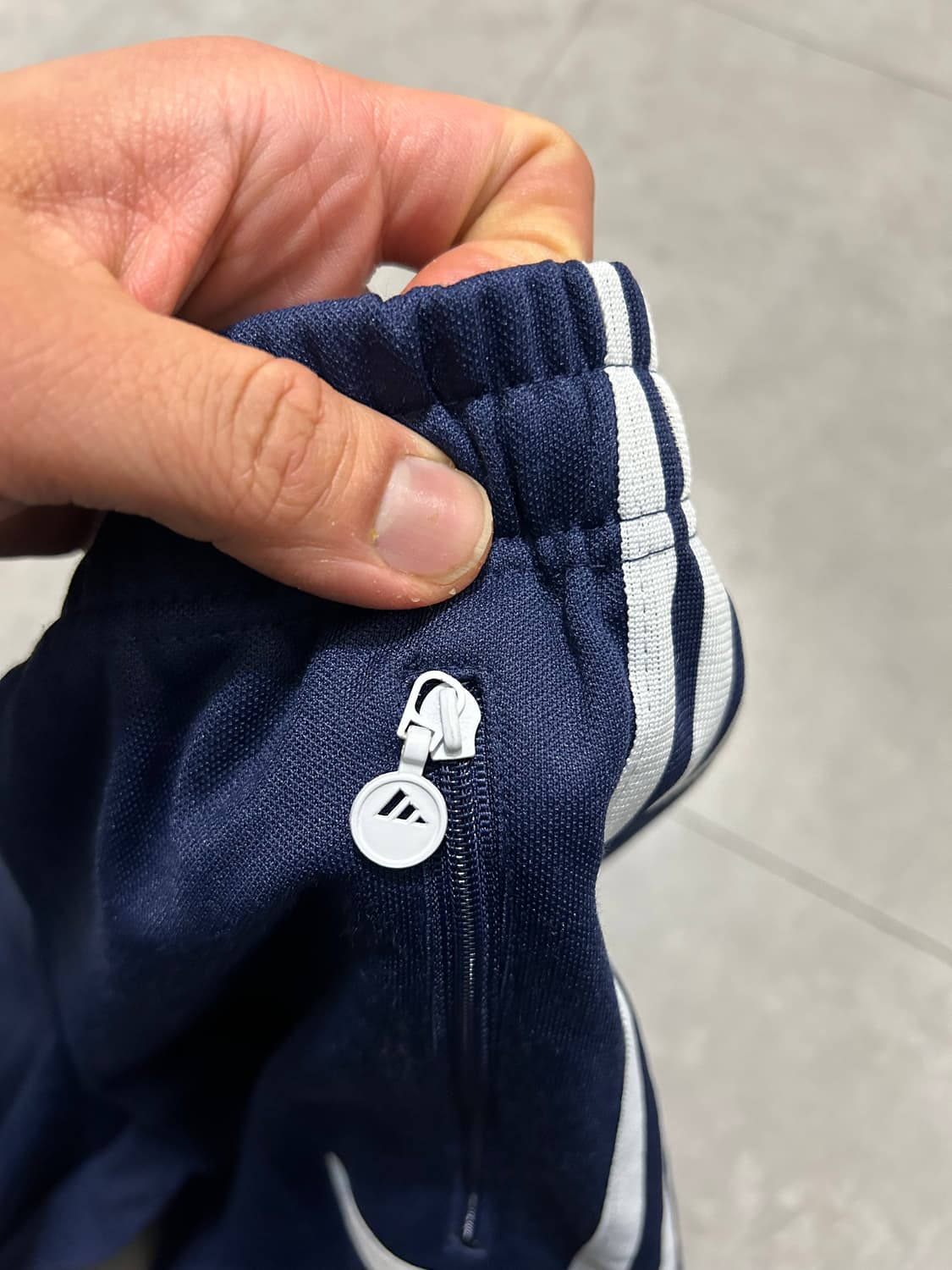 00s 아디다스 네이비컬러 여성용 나일론 스웻팬츠 상품이미지3