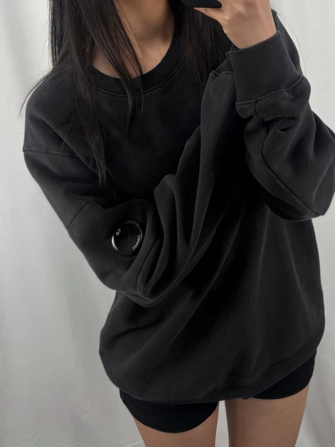 CP 컴퍼니 블랙 맨투맨 상품이미지1