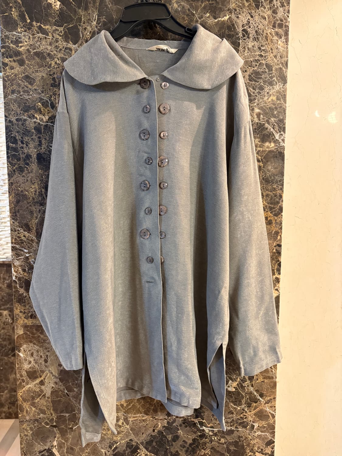 회색 버튼 아우터 상품이미지1