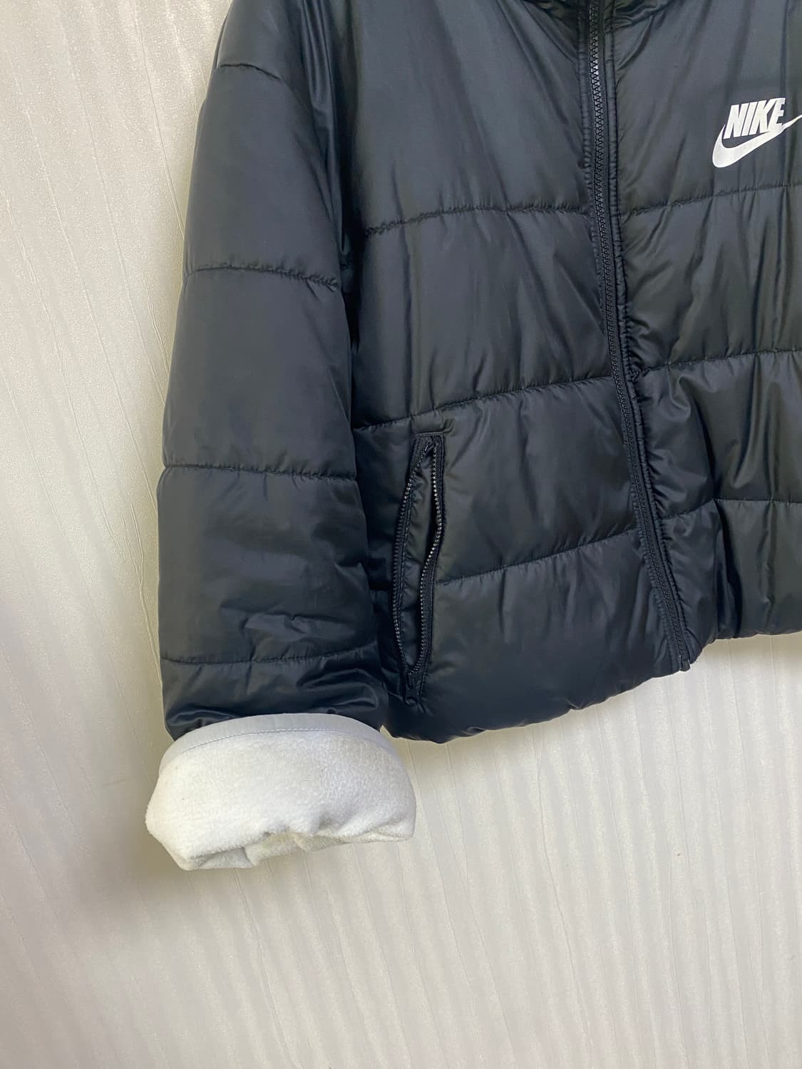 나이키 여성 써마핏 리버시블 숏 패딩 상품이미지2