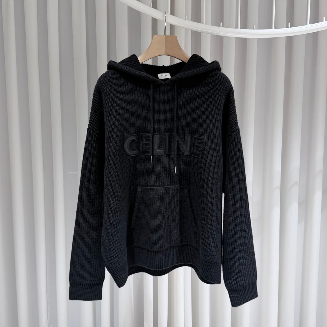 (A+/S) / 셀린느 로고 레더패치 모노크롬 울니트 후드 블랙 상품이미지1