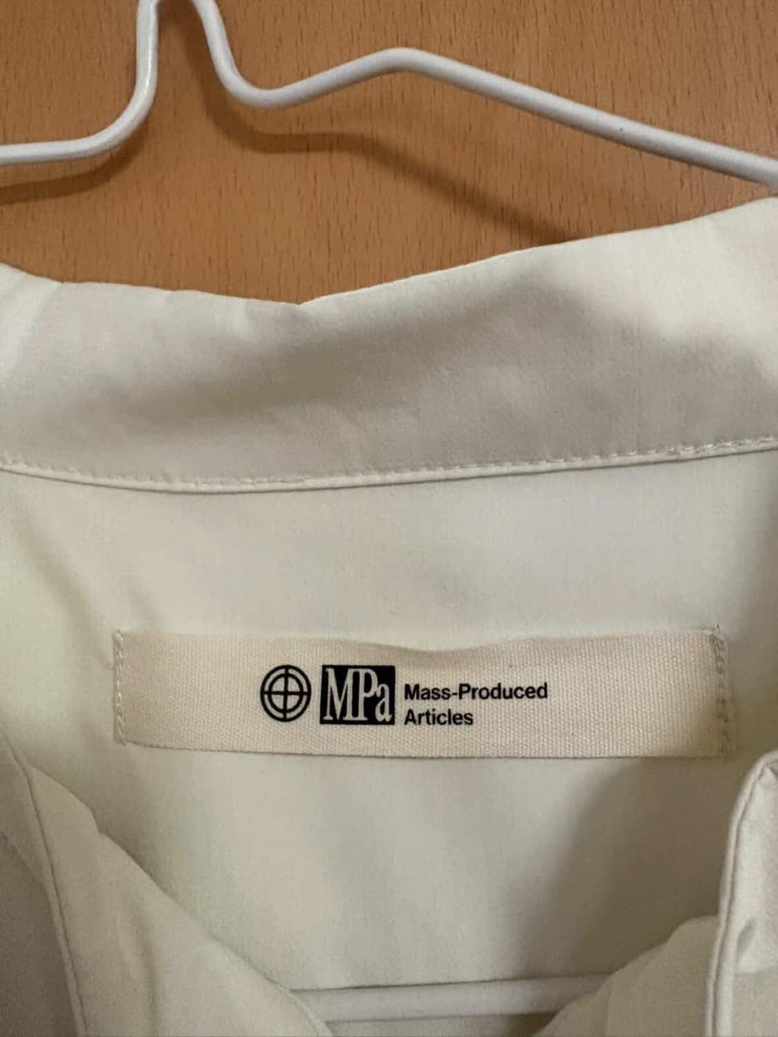 플라스틱 프로덕트 흰색 자켓 상품이미지2