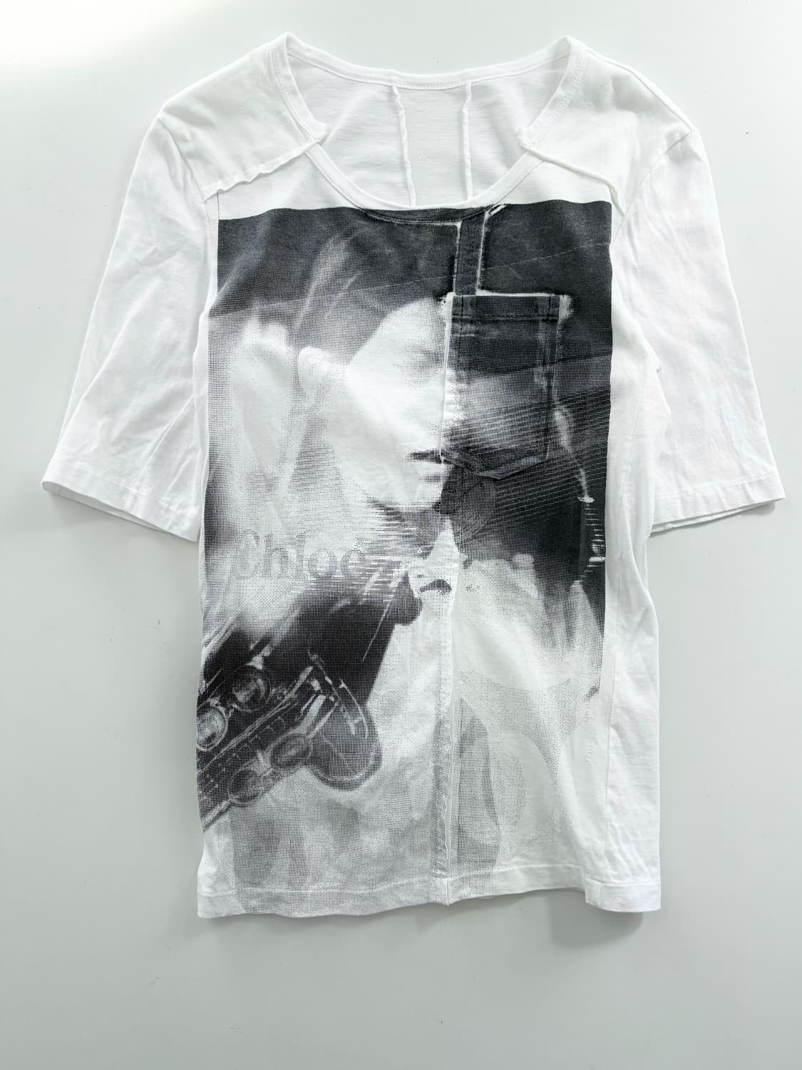 끌로에 절개 디테일 티셔츠 상품이미지2