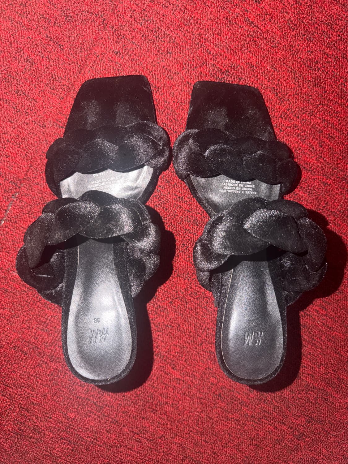 H&M 벨벳 오픈토힐 상품이미지1