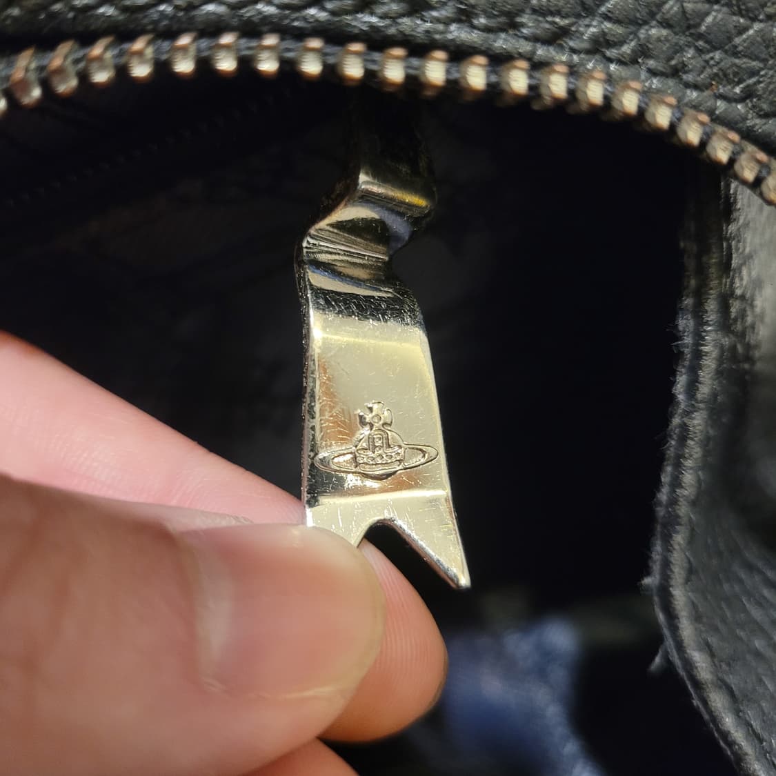 비비안웨스트우드 펀칭로고 토트백 상품이미지10