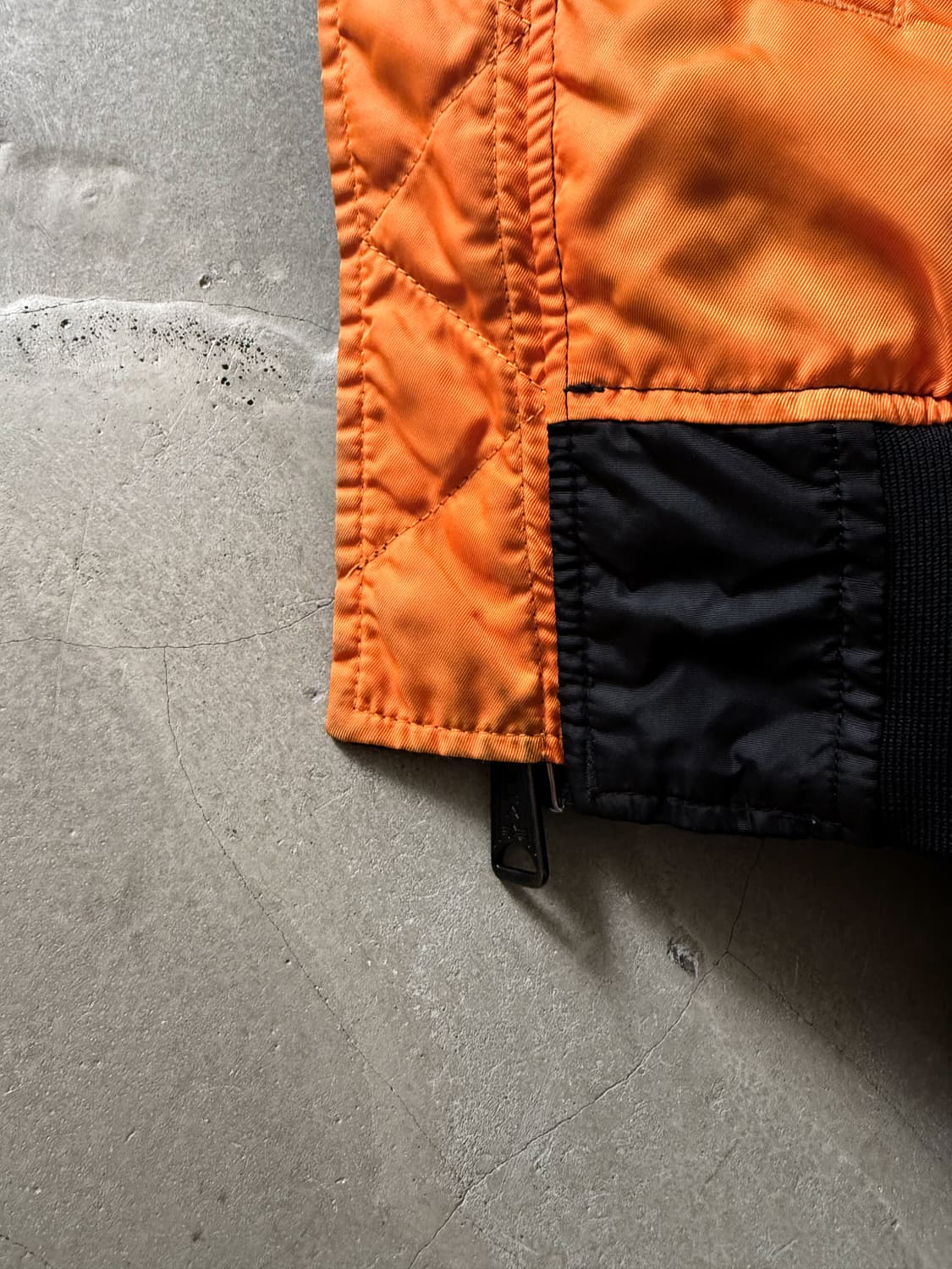 Alpha Industries MA-1 Bomber Jacket 상품이미지7