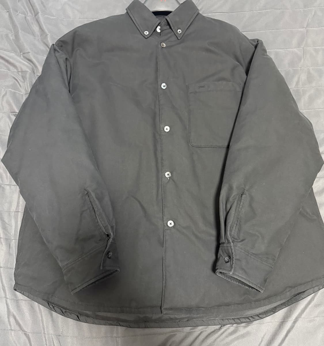 stu 패딩셔츠 블랙 M사이즈 팝니다 상품이미지1