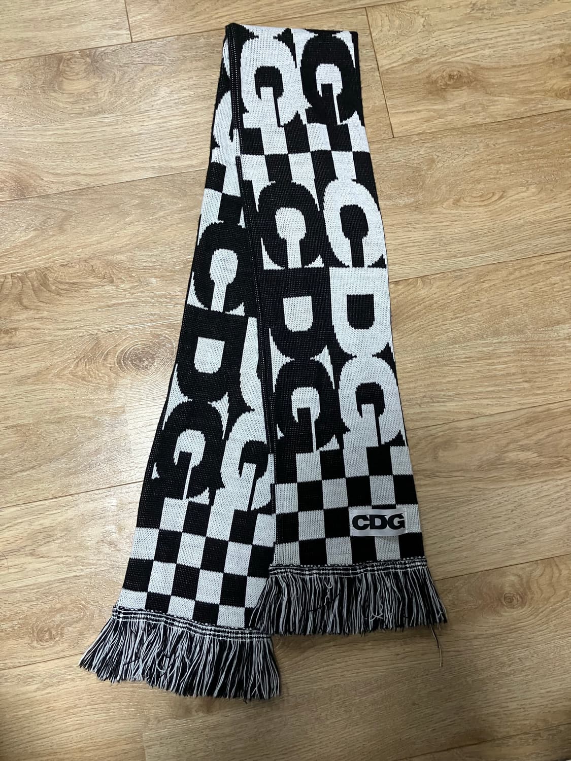 꼼데가르송 머플러 상품이미지1