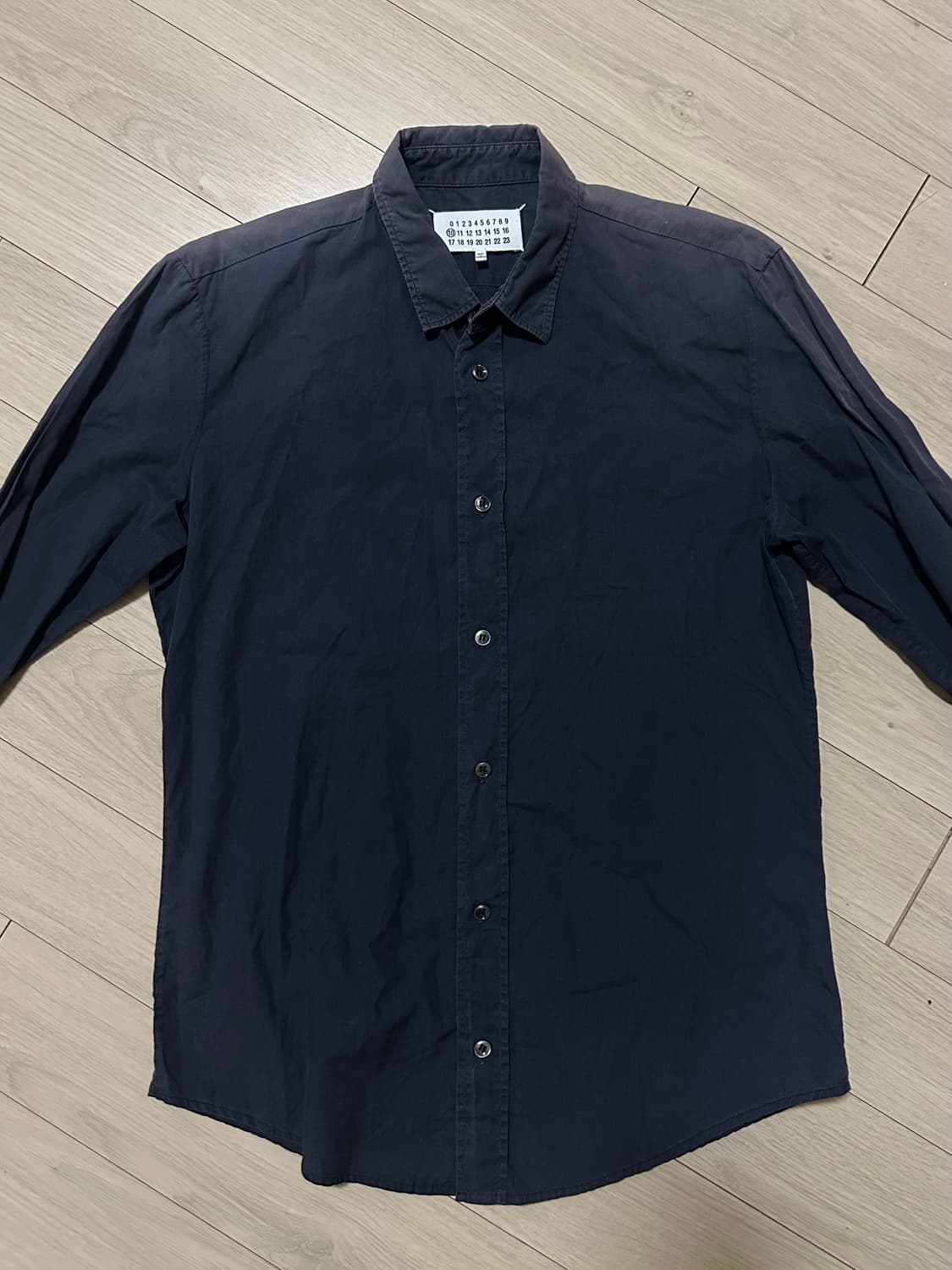 [46] maison margiela 13aw 레귤러 카라 셔츠 네이비 상품이미지1