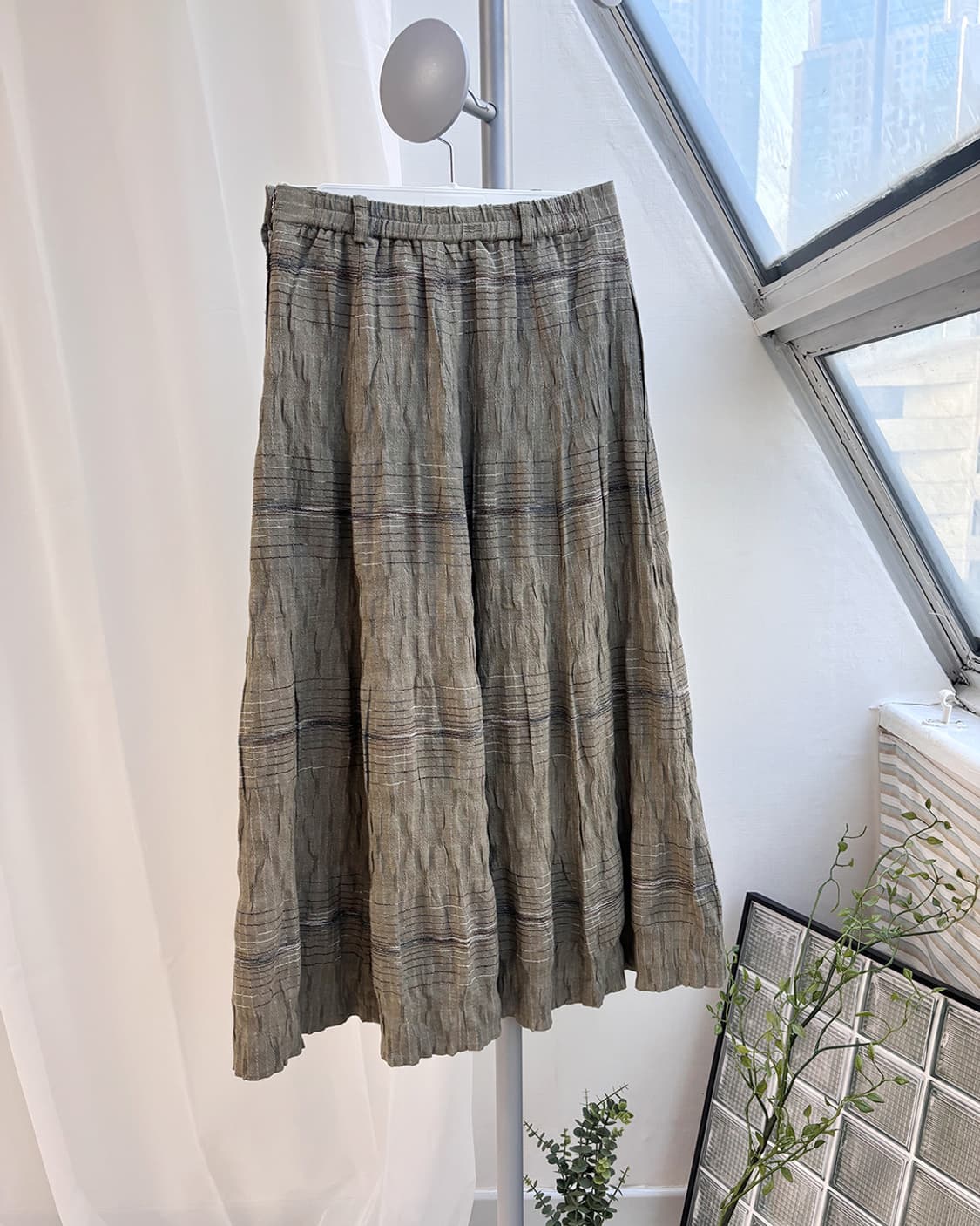 eimu khaki fairy texture long skirt 상품이미지4