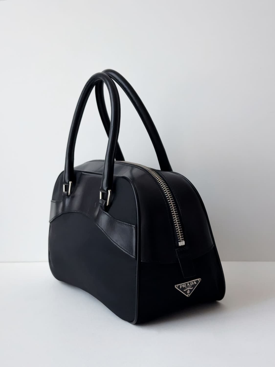 프라다 사이드 로고 볼링백 보스턴백 상품이미지5