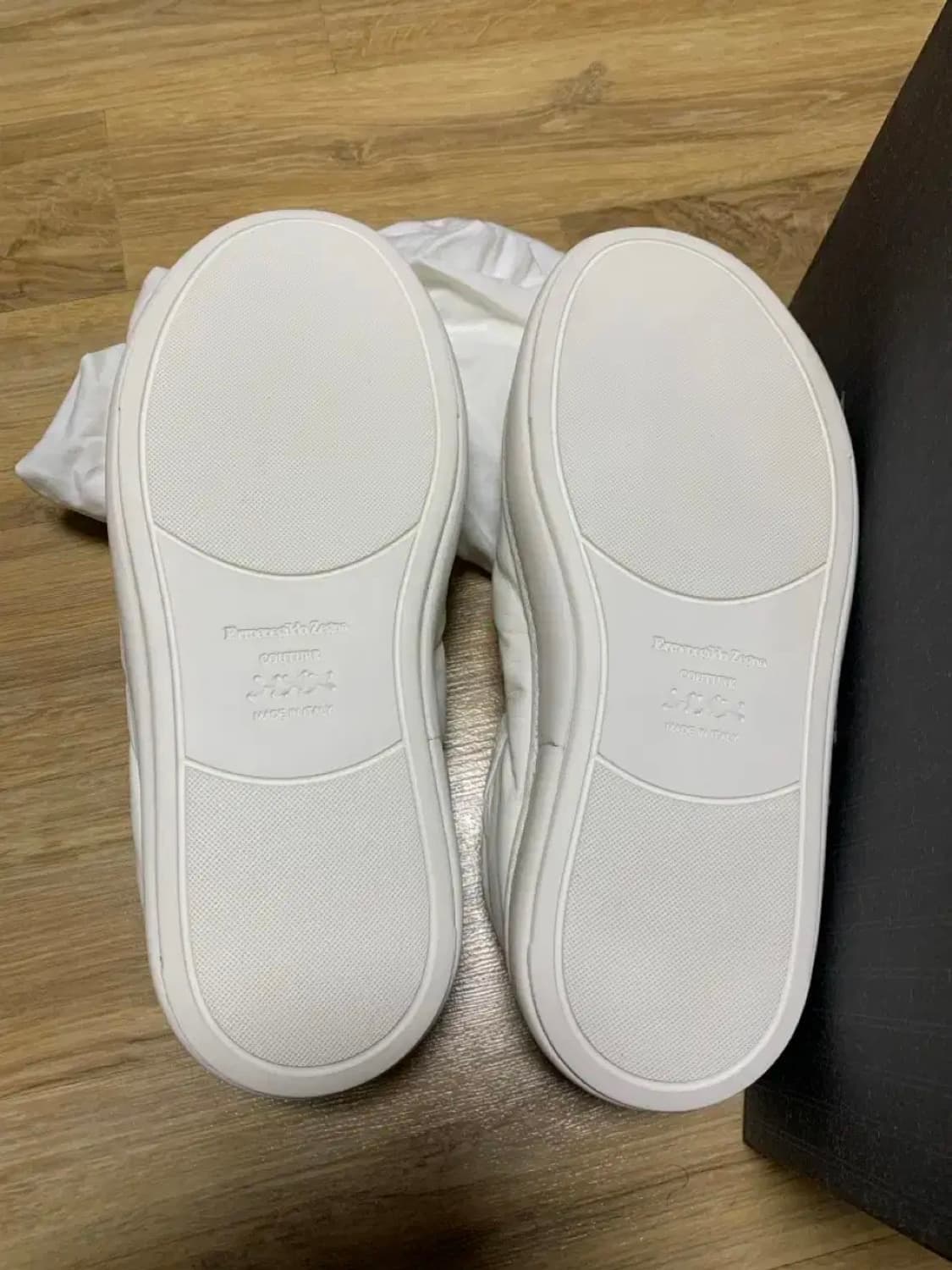 [US11] 에르메네질도 제냐 22SS 레더 슬립온 화이트 상품이미지2