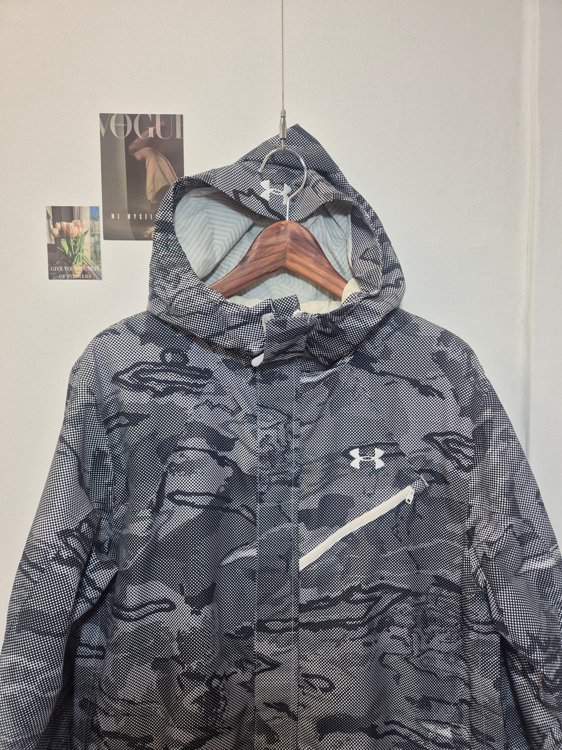 언더아머의  카모 패턴 후드 집업  L
사이즈  상품이미지2