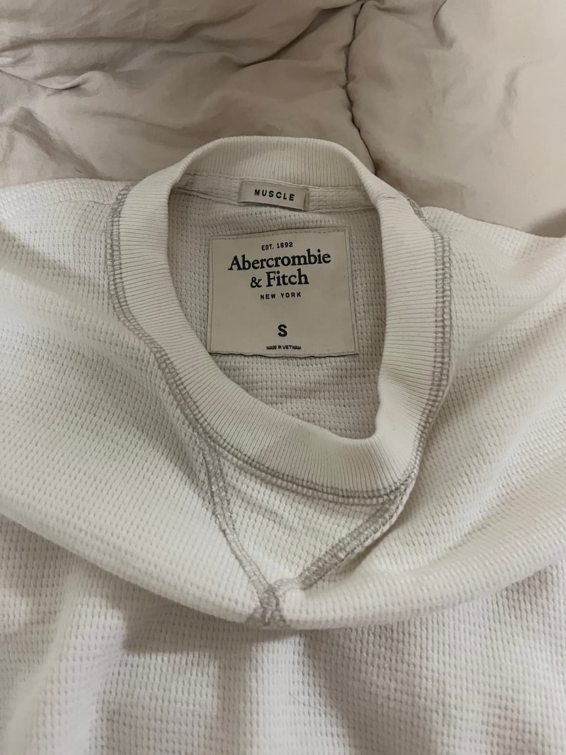 아베크롬비 롱슬리브 화이트  상품이미지3