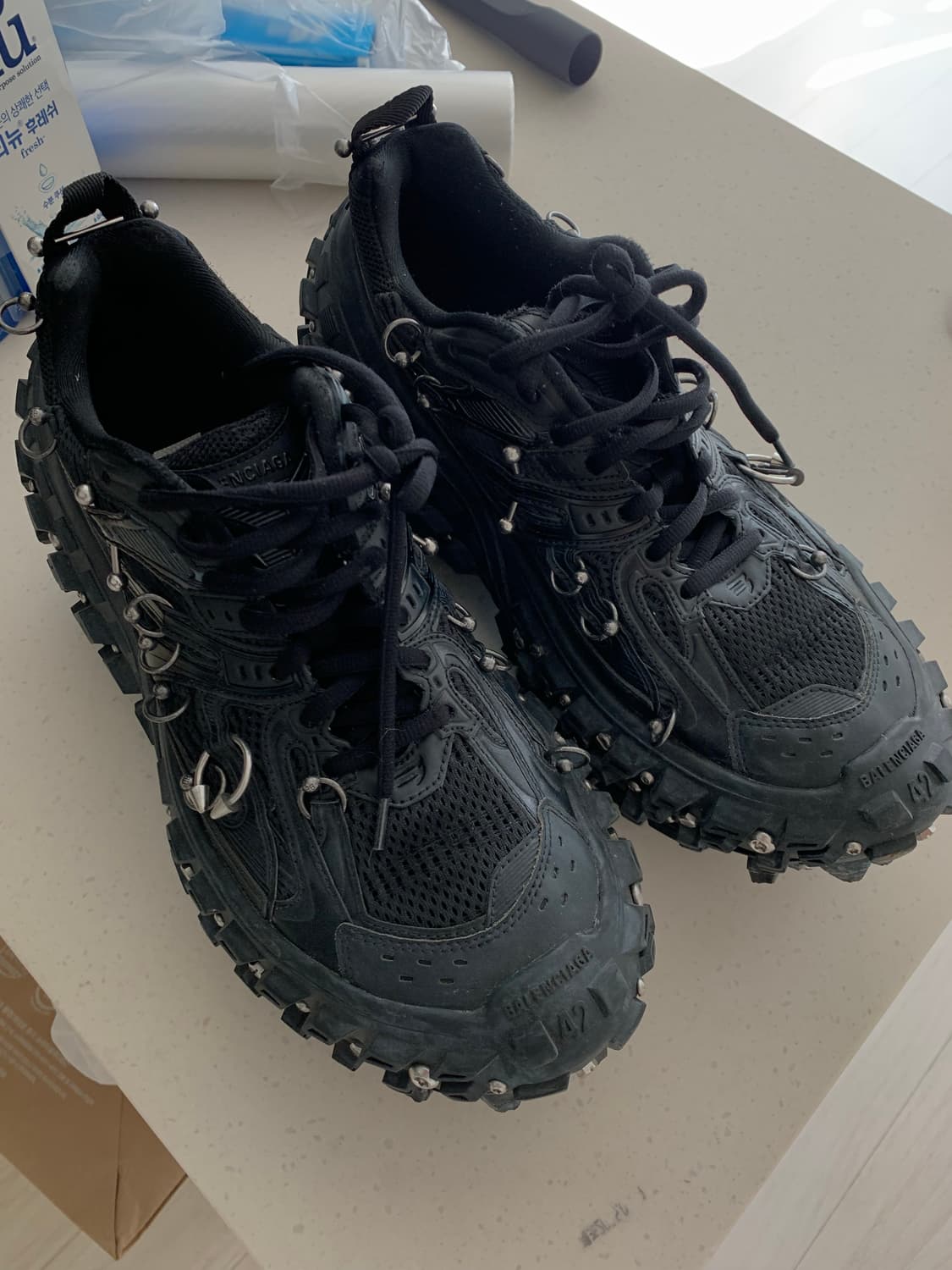 발렌시아가 피어싱 디펜더 바운서 42 상품이미지1