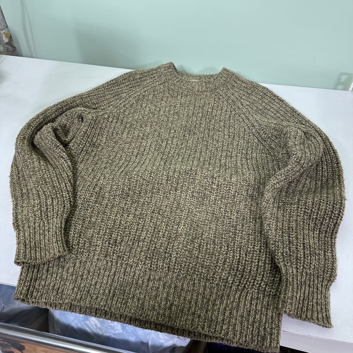 우먼M 유니클로U 루즈핏 나염보카시 모크넥니트 상품이미지3