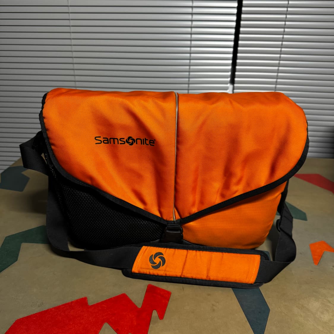 Samsonite Orange Messenger Shoulder Bag 상품이미지2