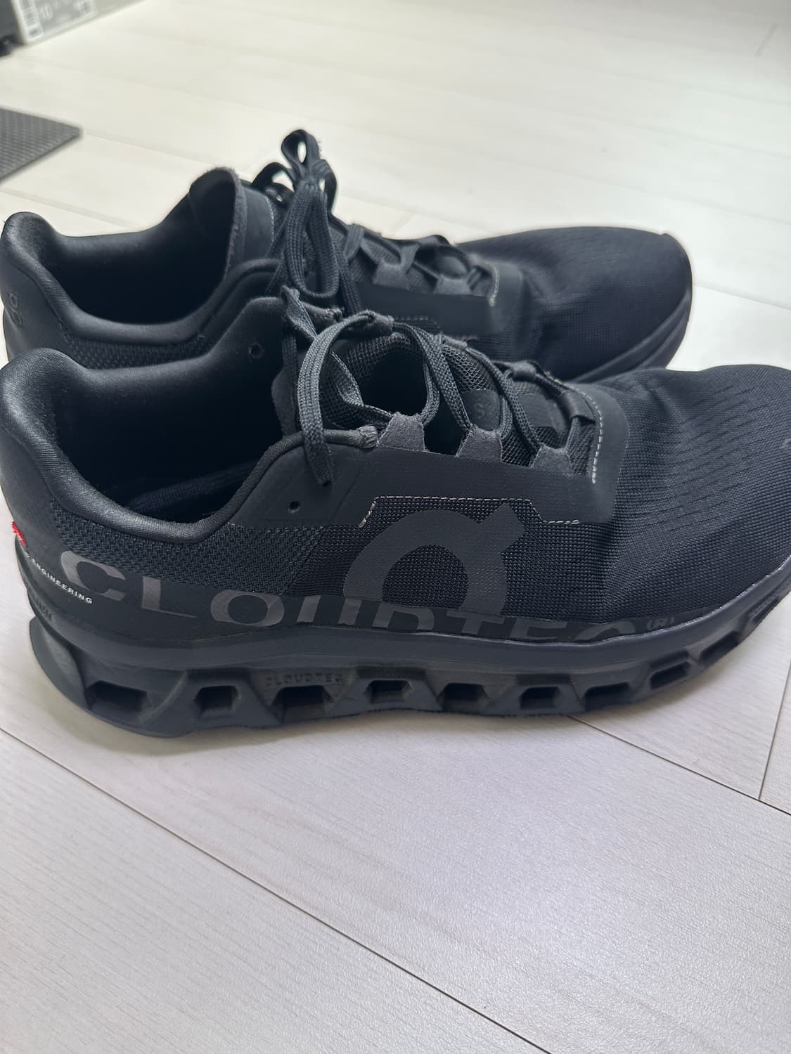 온 러닝 클라우드 몬스터 올 블랙 상품이미지2