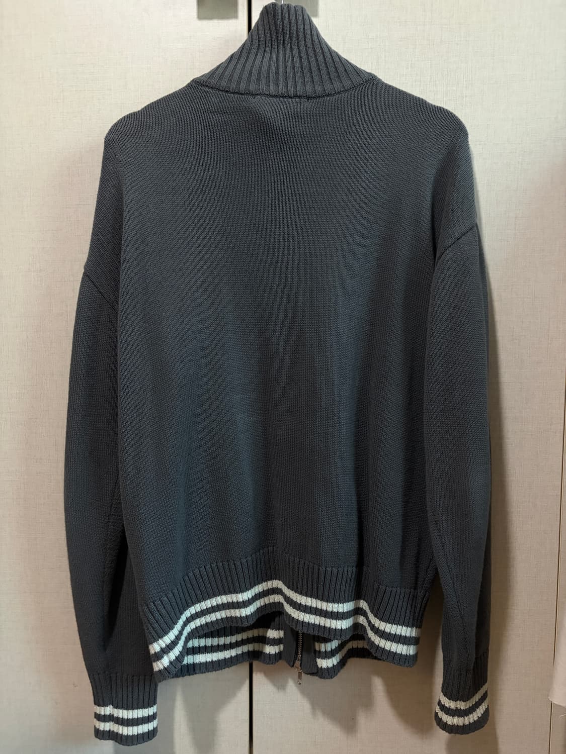 월스와일무브먼트 니트집업 상품이미지2