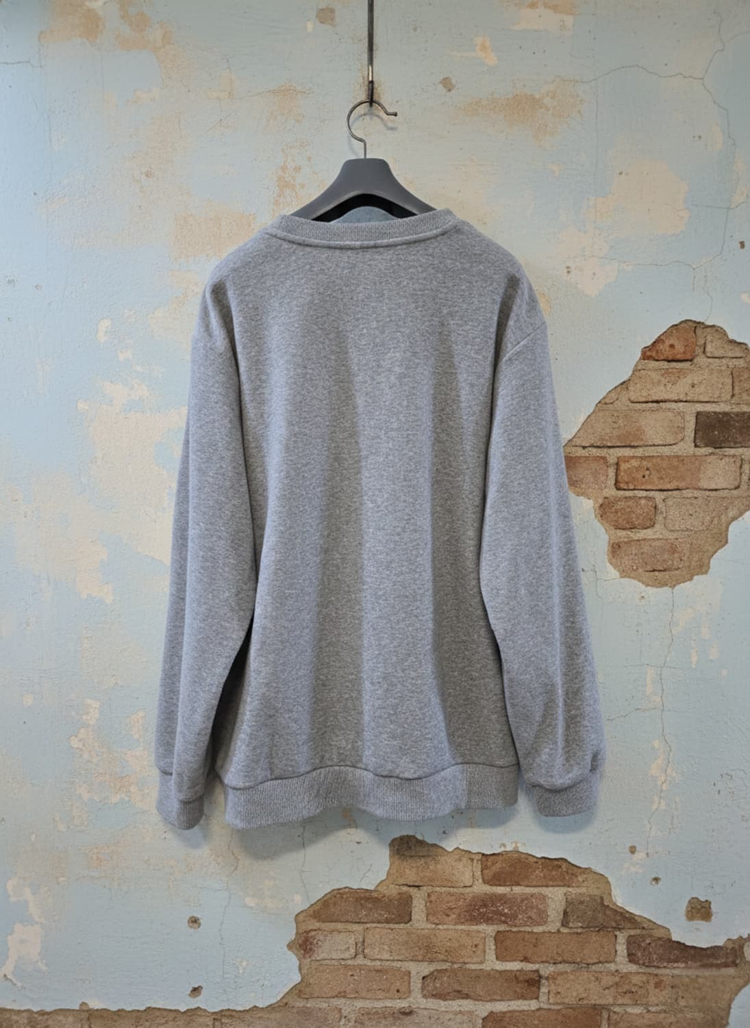 게스 그레이 맨투맨 110(XXL) 상품이미지2