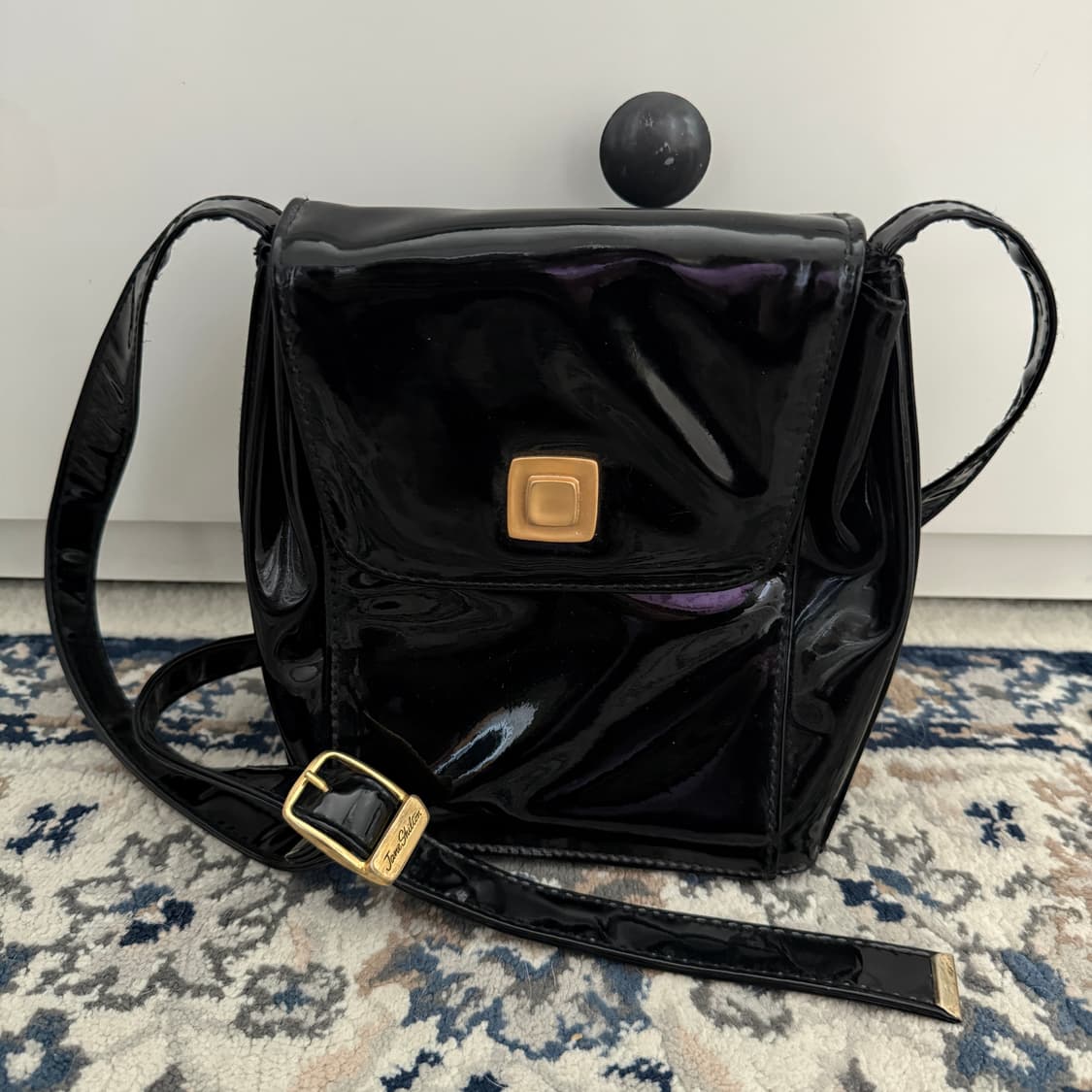 Jane Shilton 에나멜 숄더백 상품이미지1