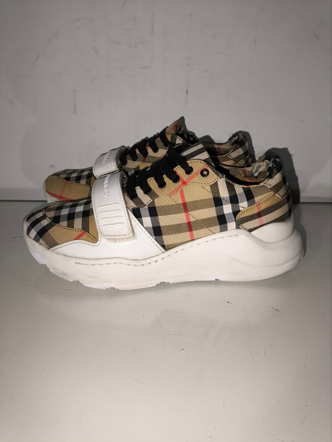 37 240mm 버버리 체크 빈티지 스니커즈 밸크로  상품이미지1