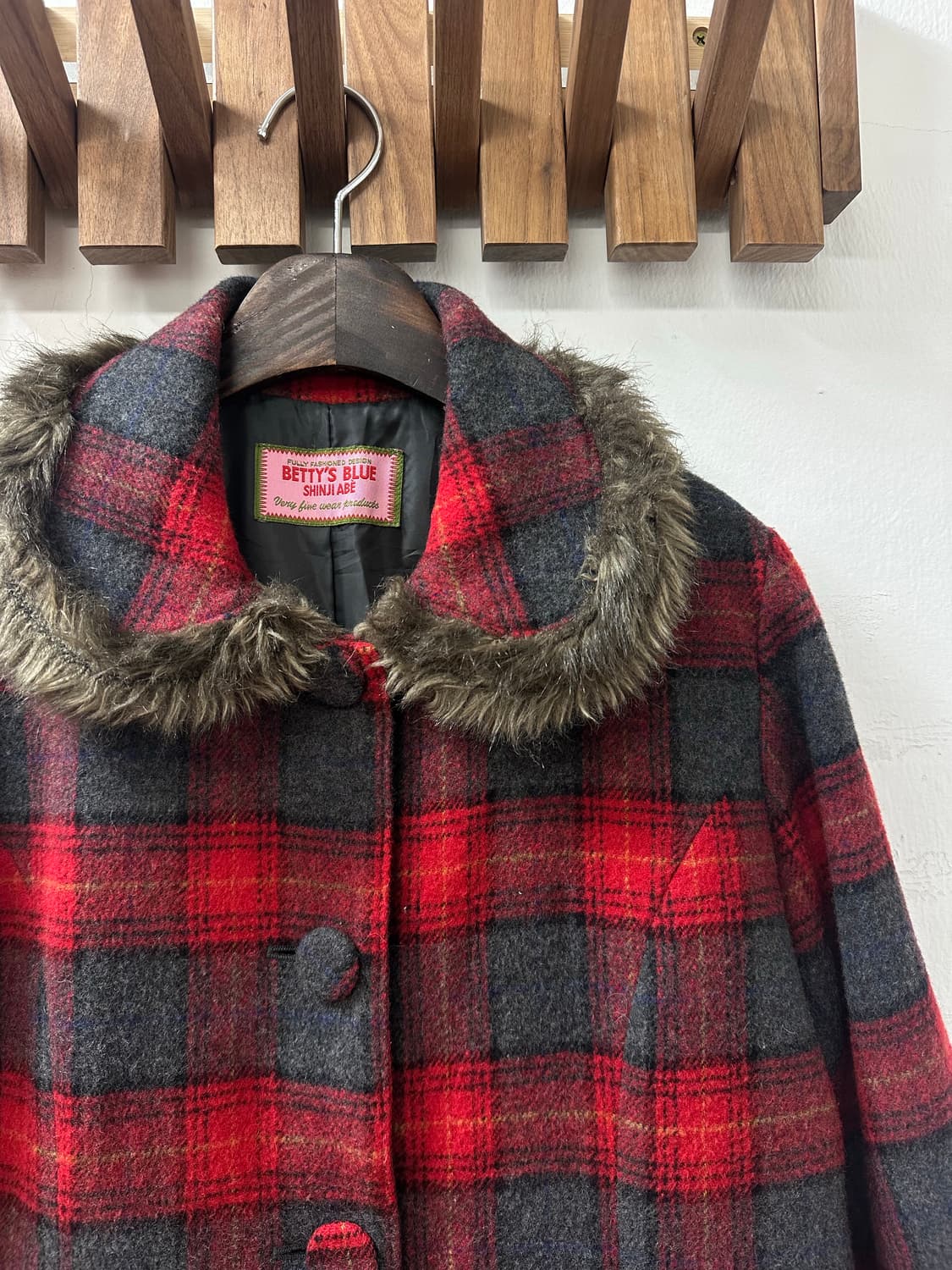 일본빈티지 BETTY’S BLUE 둥근카라 빈티지 퍼 트리밍 체크 코트 상품이미지2