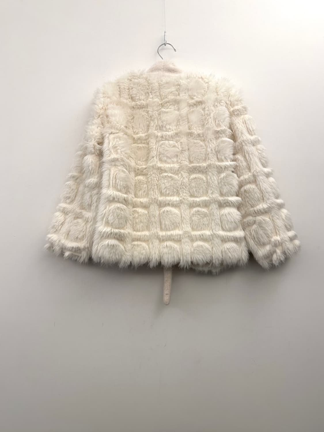 Grid milk string fur jacket / white 상품이미지3