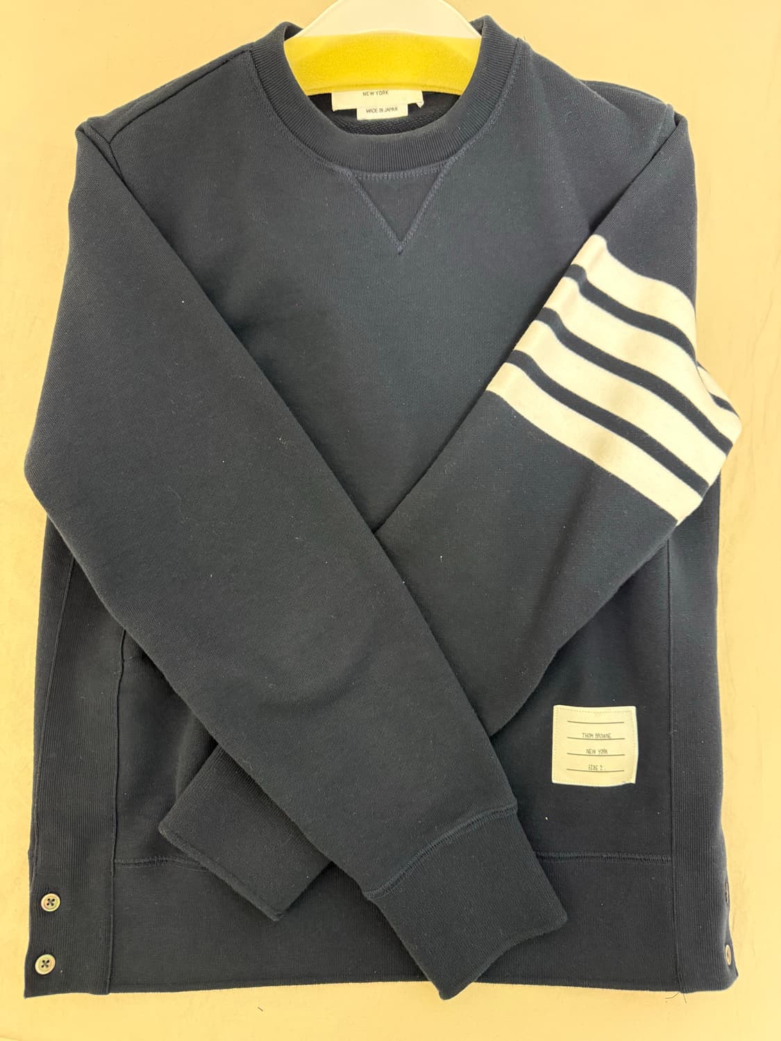 톰브라운 네이비 맨투맨 2사이즈 상품이미지2