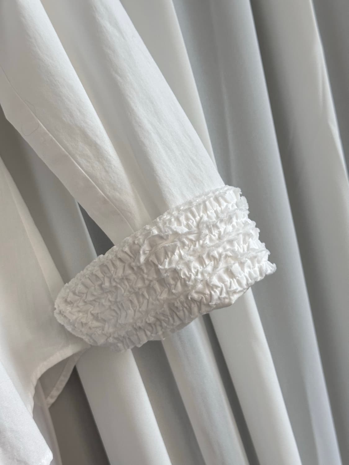 버버리 블루라벨 화이트 러플 셔츠 상품이미지4