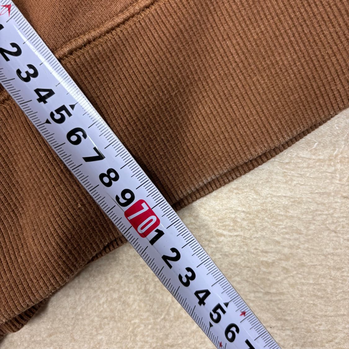 커버낫 스몰로고 브라운 맨투맨 상품이미지4