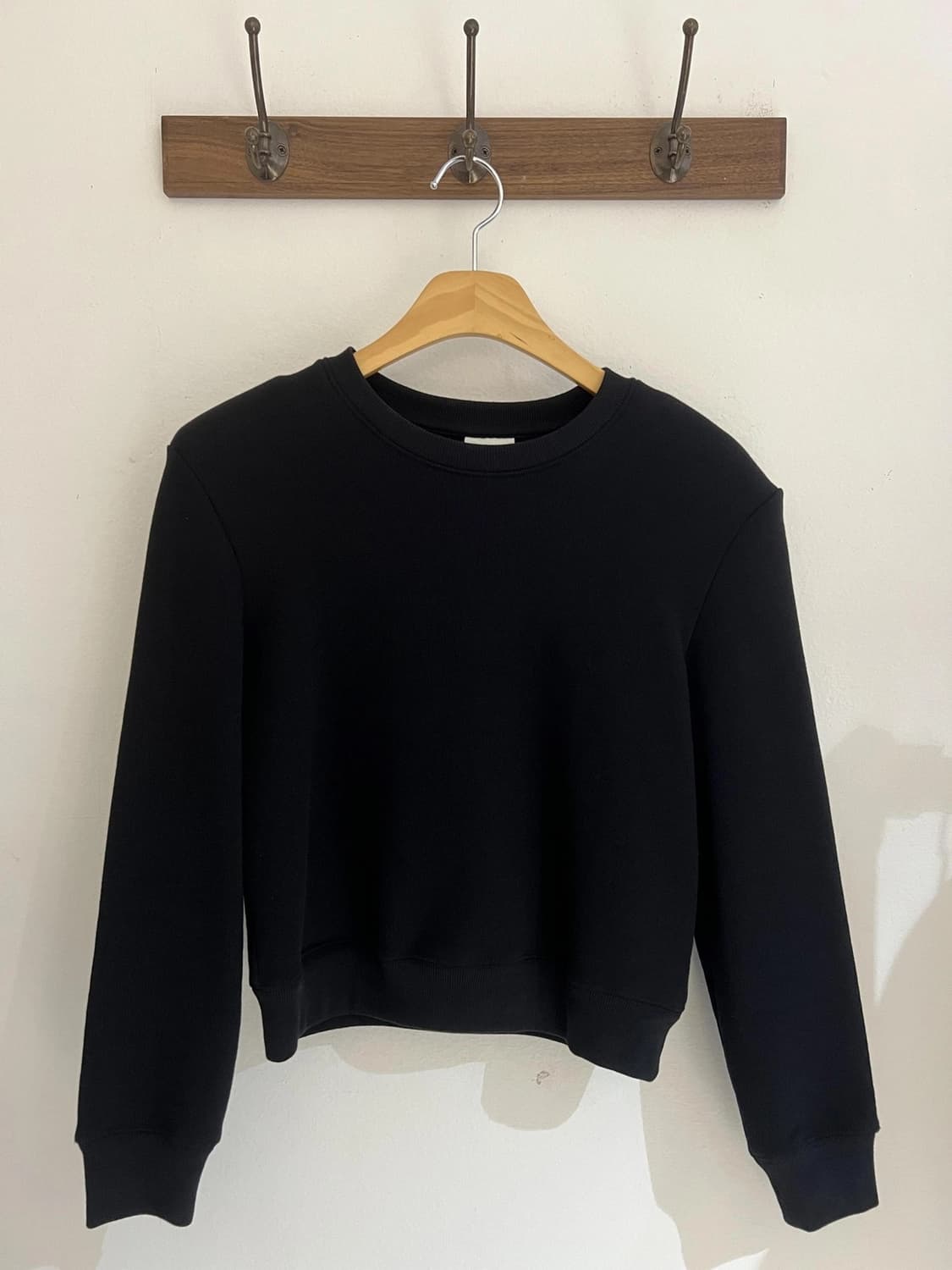 드리스반노튼 파워숄더 스웻셔츠 상품이미지1