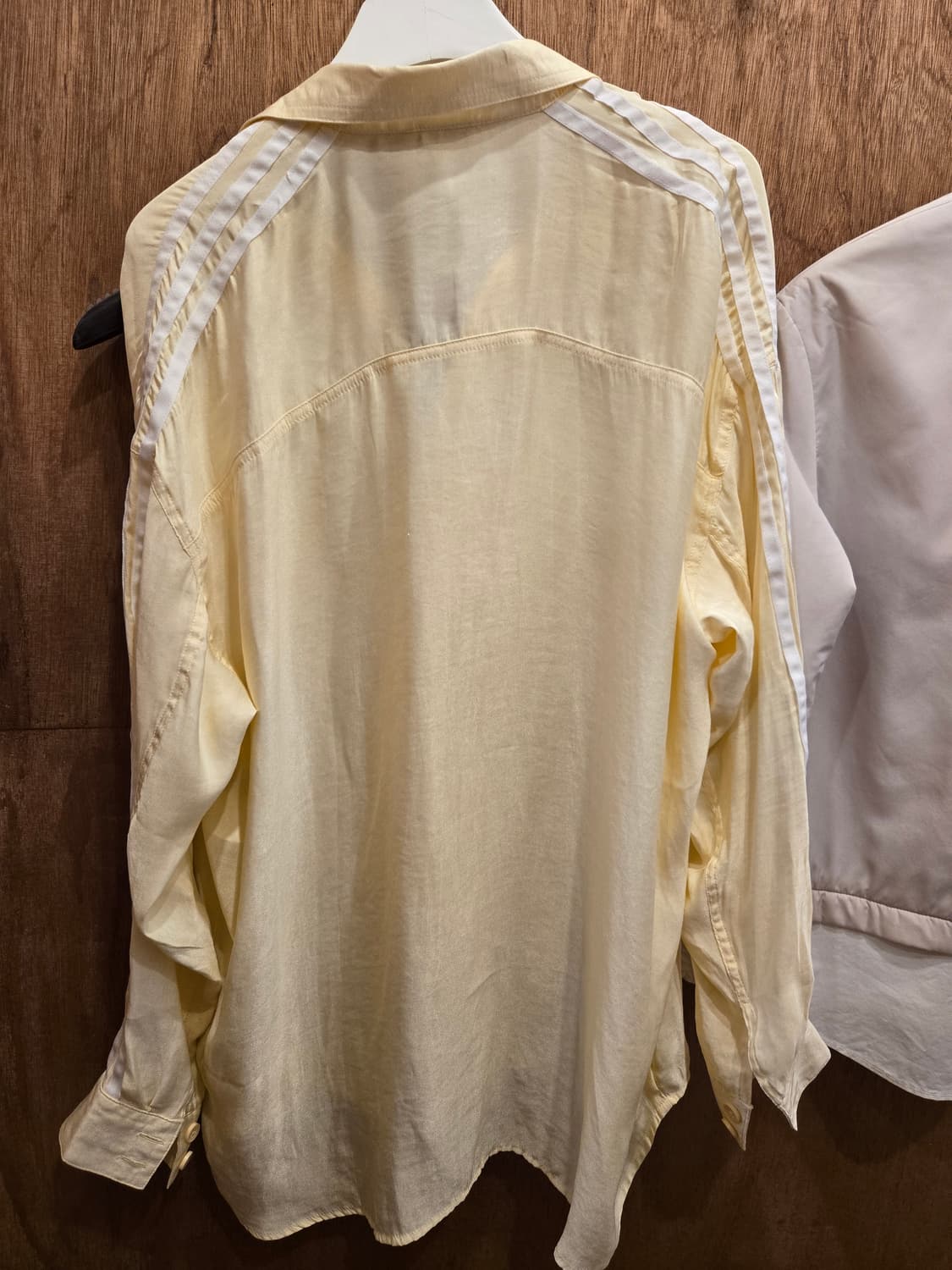 아디다스 옐로우새틴셔츠 상품이미지5