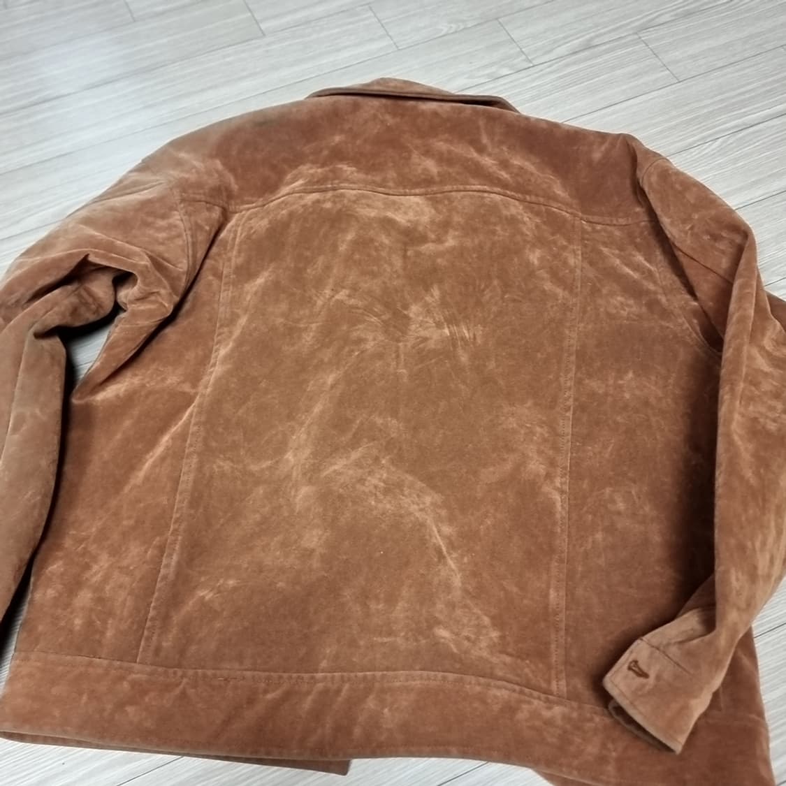 파르티멘토 브라운 스웨이드 가죽 트러커 자켓(100-105) 상품이미지4