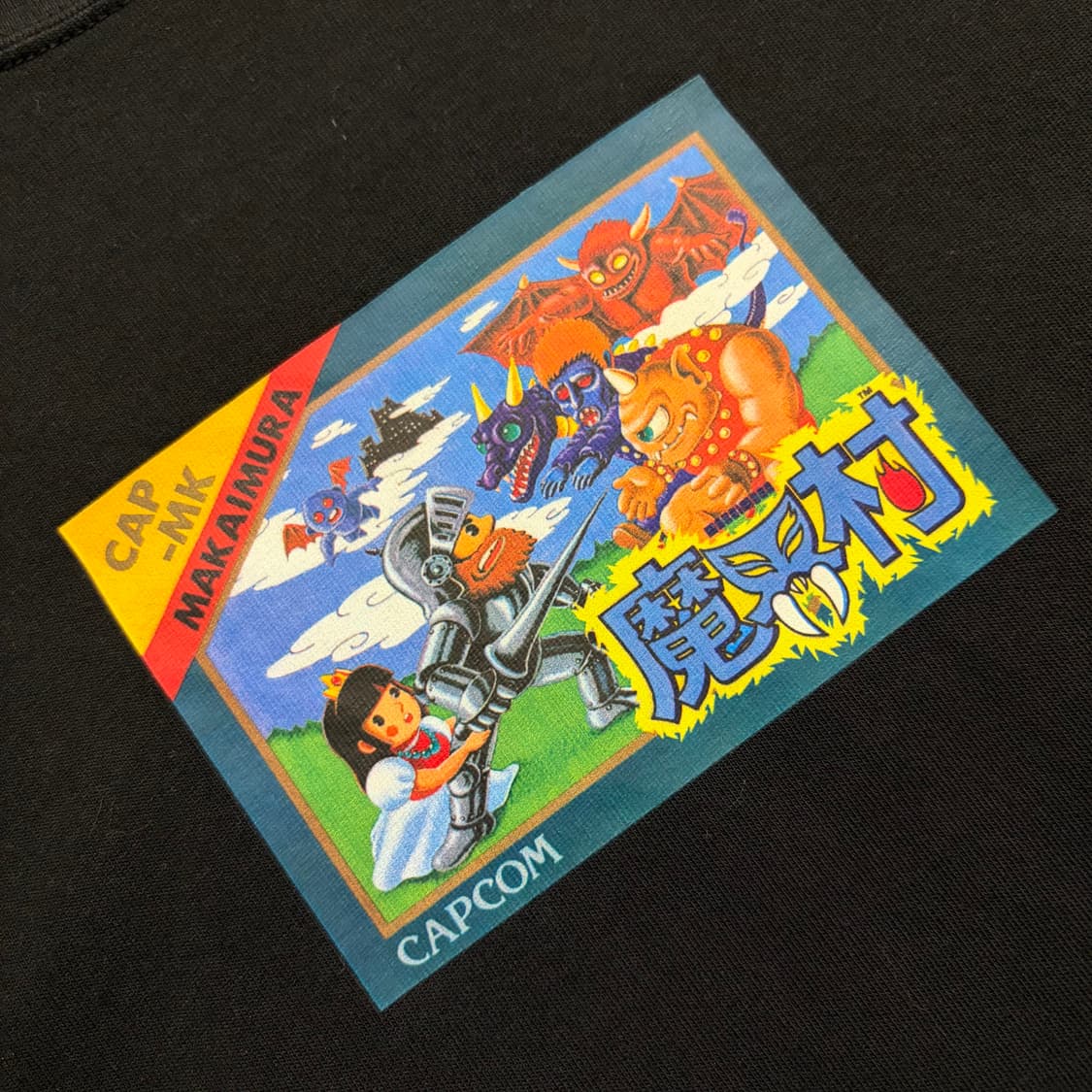 [L] 유니클로 UT 마계촌 반팔 티셔츠 블랙 C448 상품이미지4