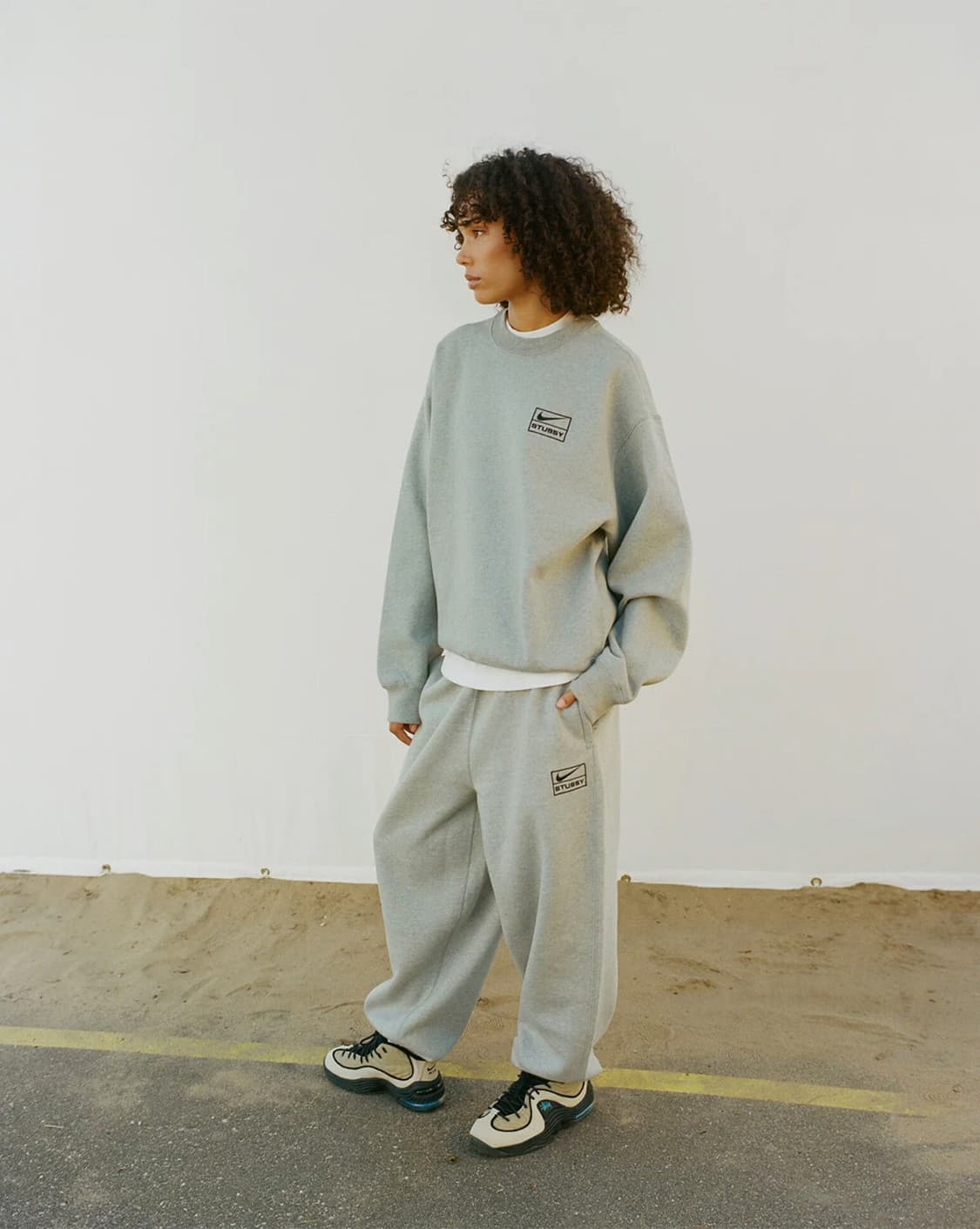 [L]나이키 x 스투시 NRG 워시드 크루넥 맨투맨 그레이 상품이미지4