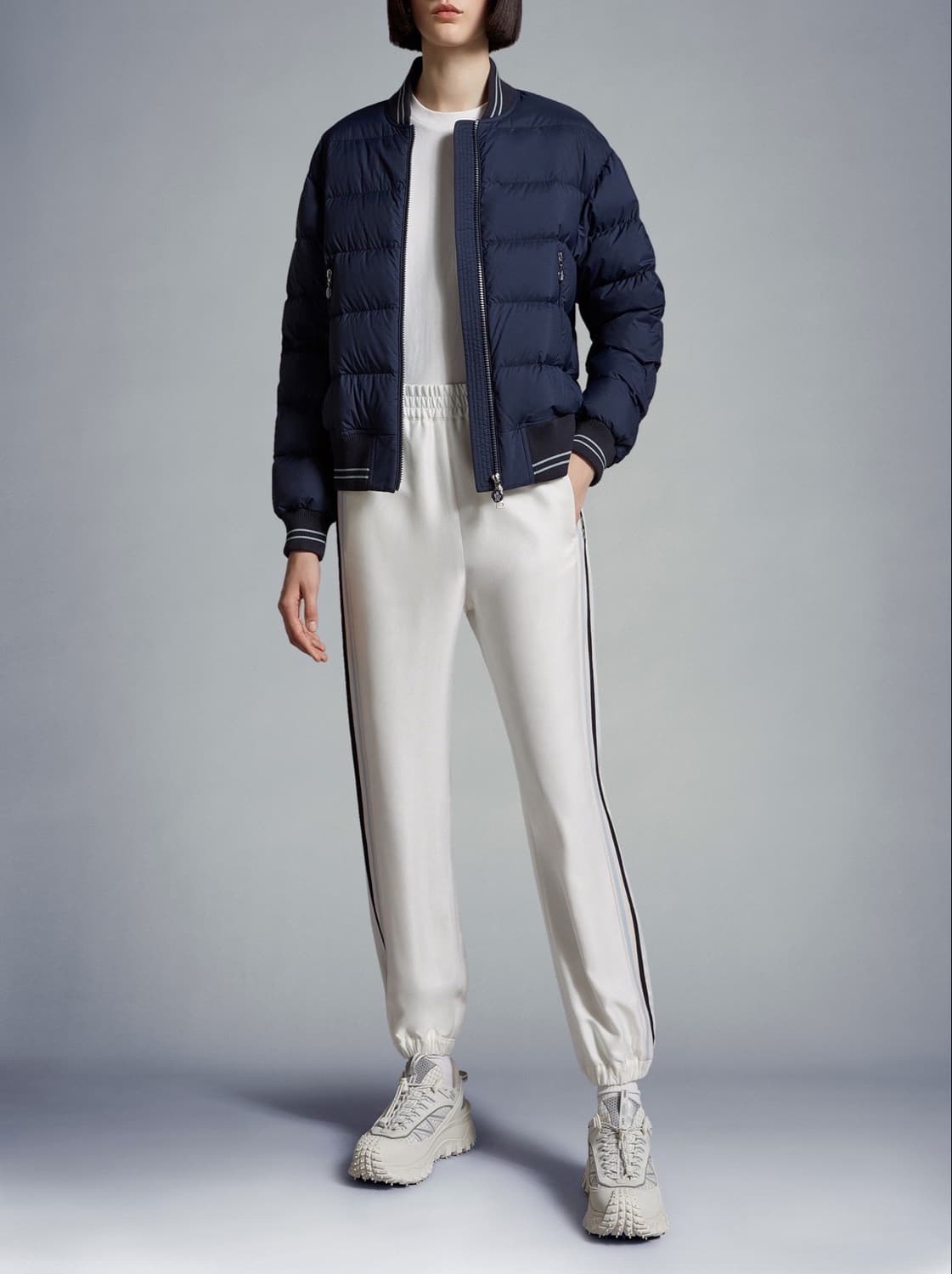 (정품/새상품) MONCLER 몽클레어 여성 화이트 로고 조거 트랙 팬츠 상품이미지4