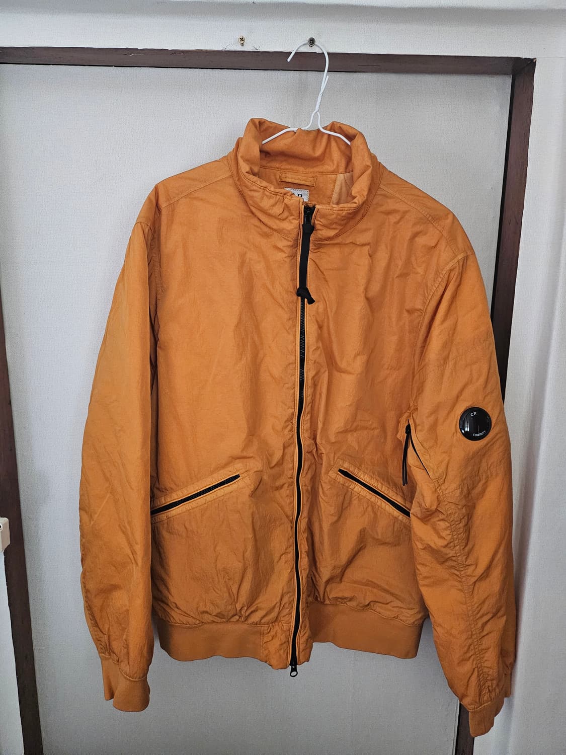 cp컴퍼니 이동휘 오렌지 패딩 105 상품이미지2