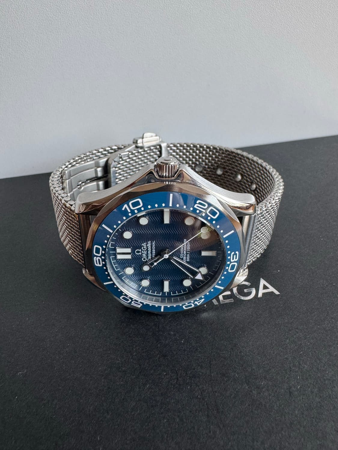 오메가 씨마스터 300 시계 제임스 본드 탄생 60주년 기념 상품이미지4