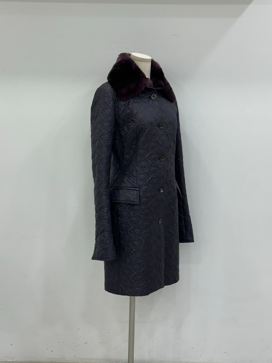 페레가모 퀼팅 코트 상품이미지2