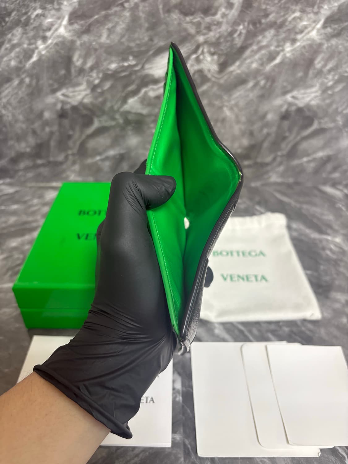 보테가베네타 맥시 카세트 투톤 반지갑 상품이미지4