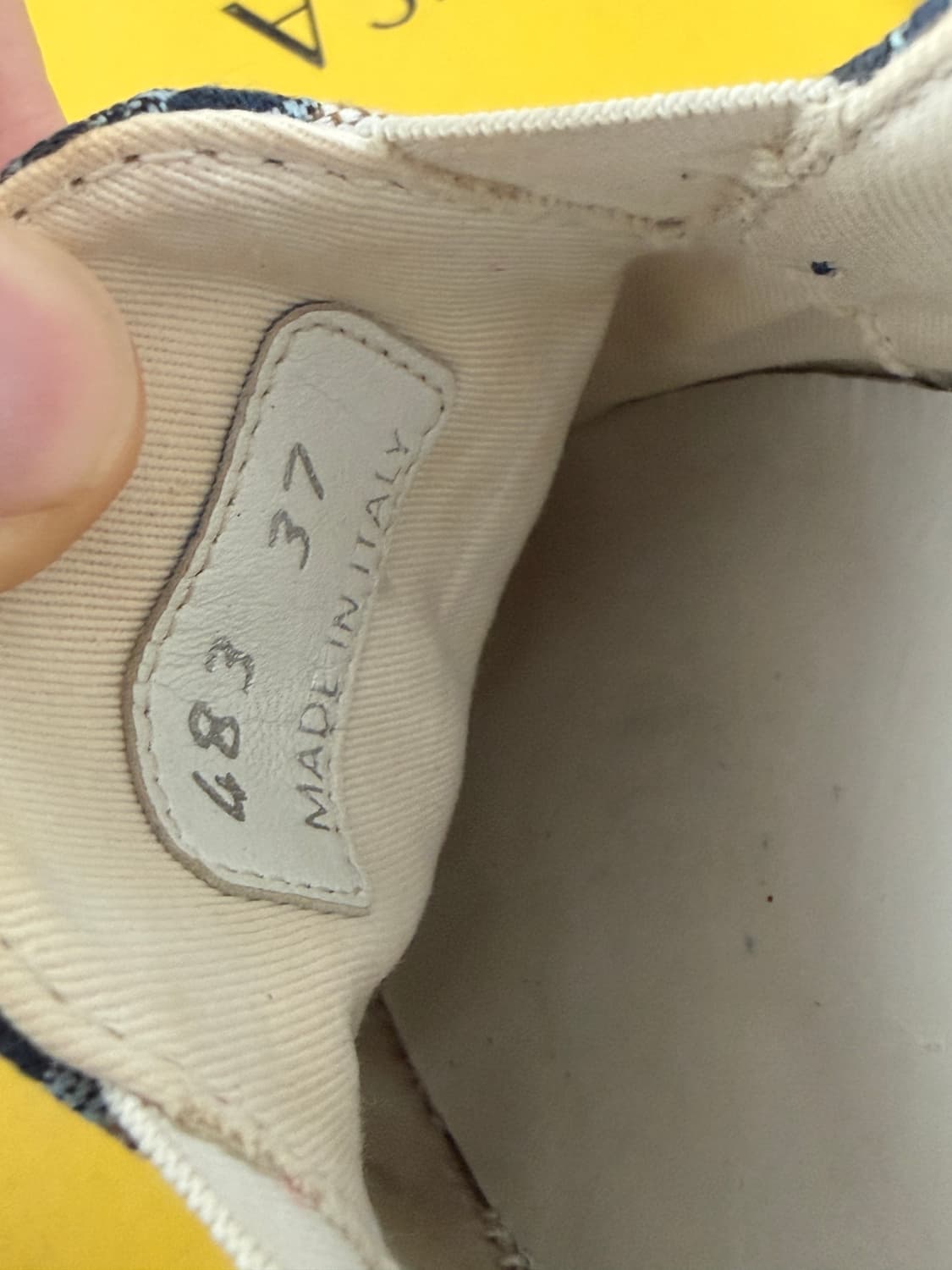 미우미우 스니커즈 37 상품이미지2