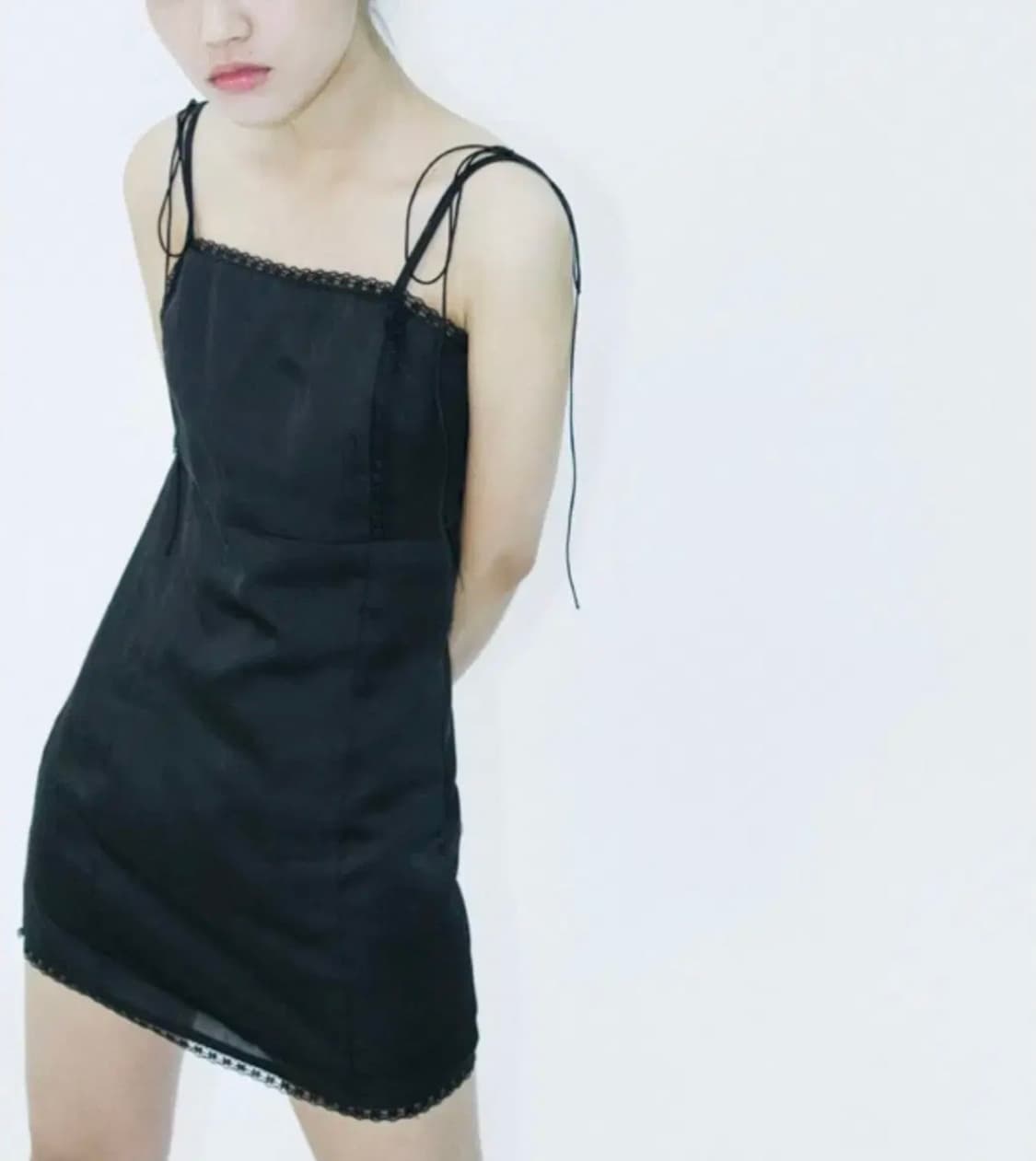 낫유어로즈 블랙 초커 스트링 레이스 홀터넥 슬립 리본 원피스 상품이미지7