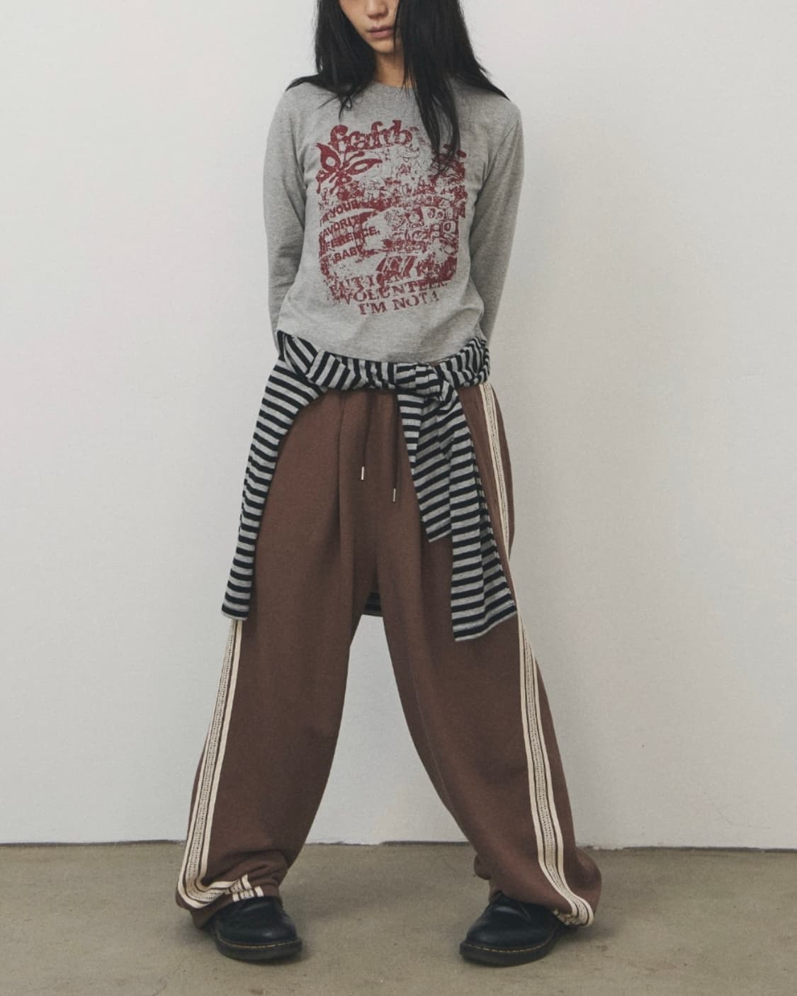 frafrb 프라프랍 프린팅 회색 그레이 버건디 배색 크롭 긴팔 티셔츠 상품이미지3