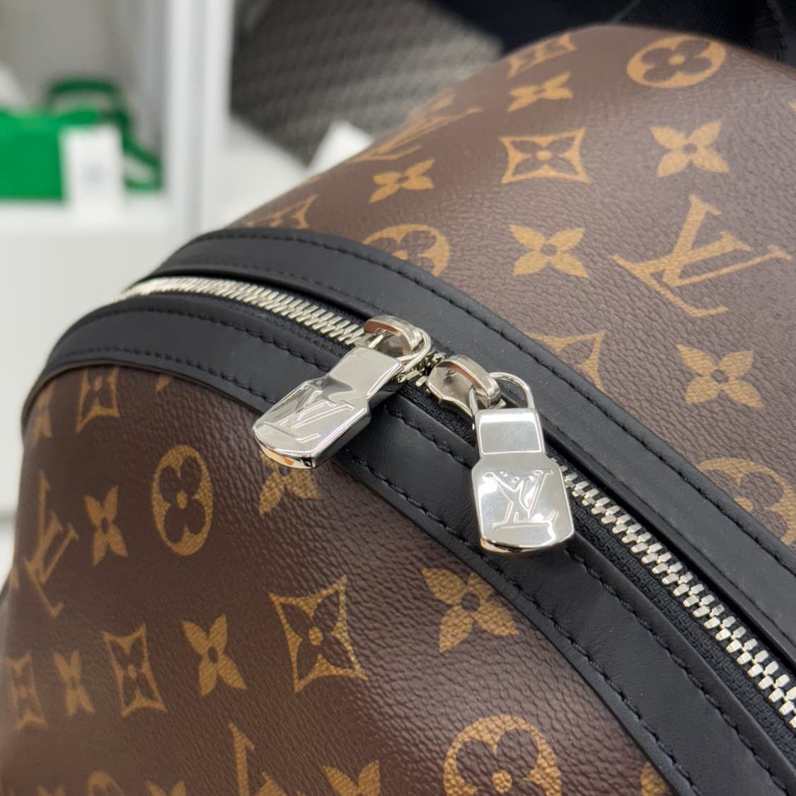 [25년 10월구매] 루이비통 디스커버리 백팩 PM 상품이미지7