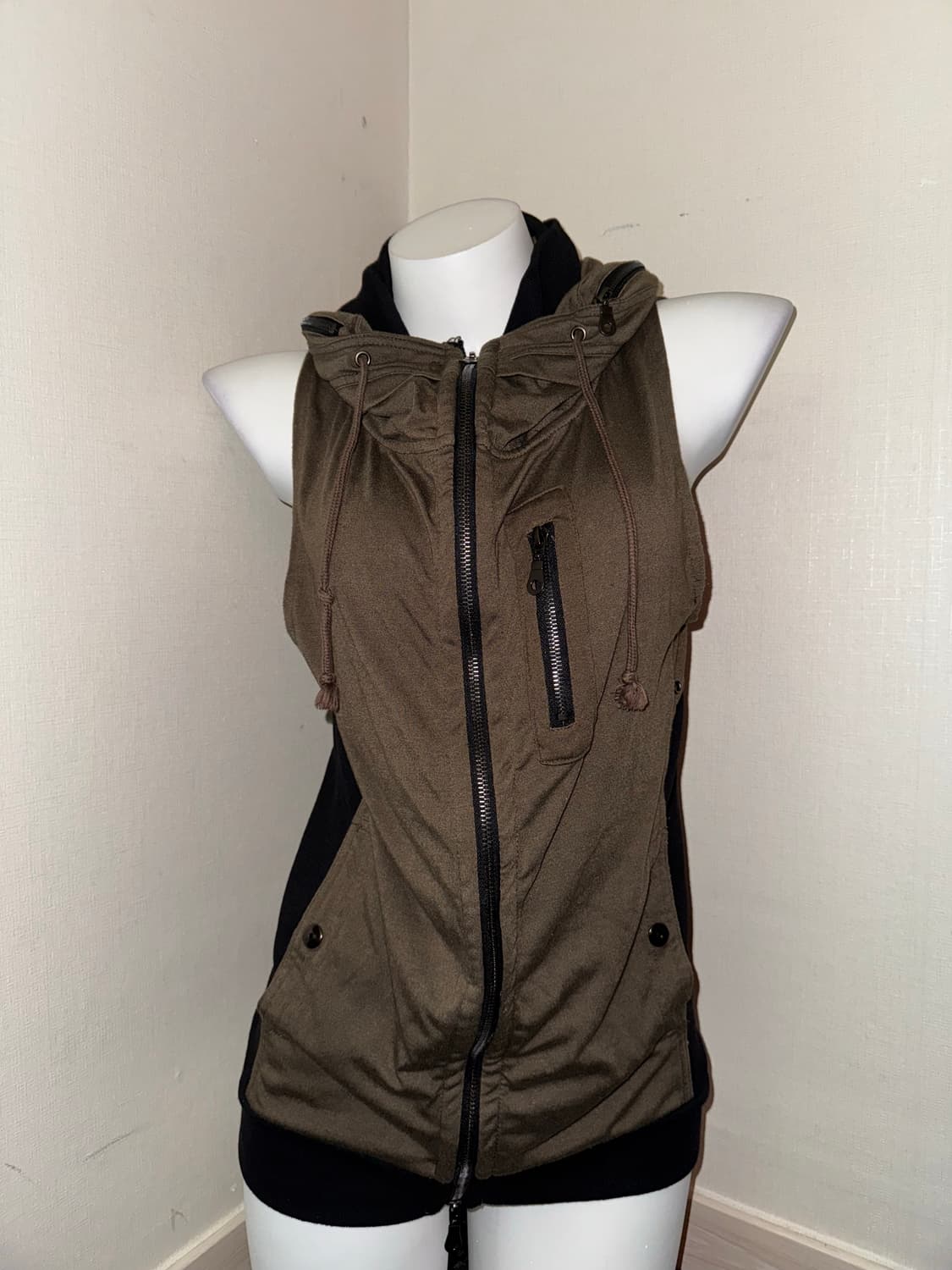In The Attic vest zip-up 상품이미지1